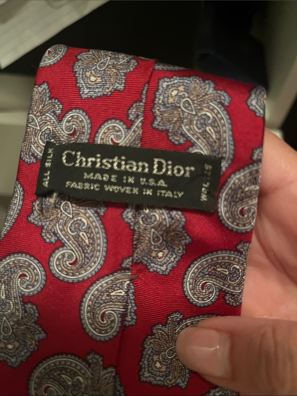 Christian Dior Elegant Red Paisley Men's Tie - Picture 2 of 2